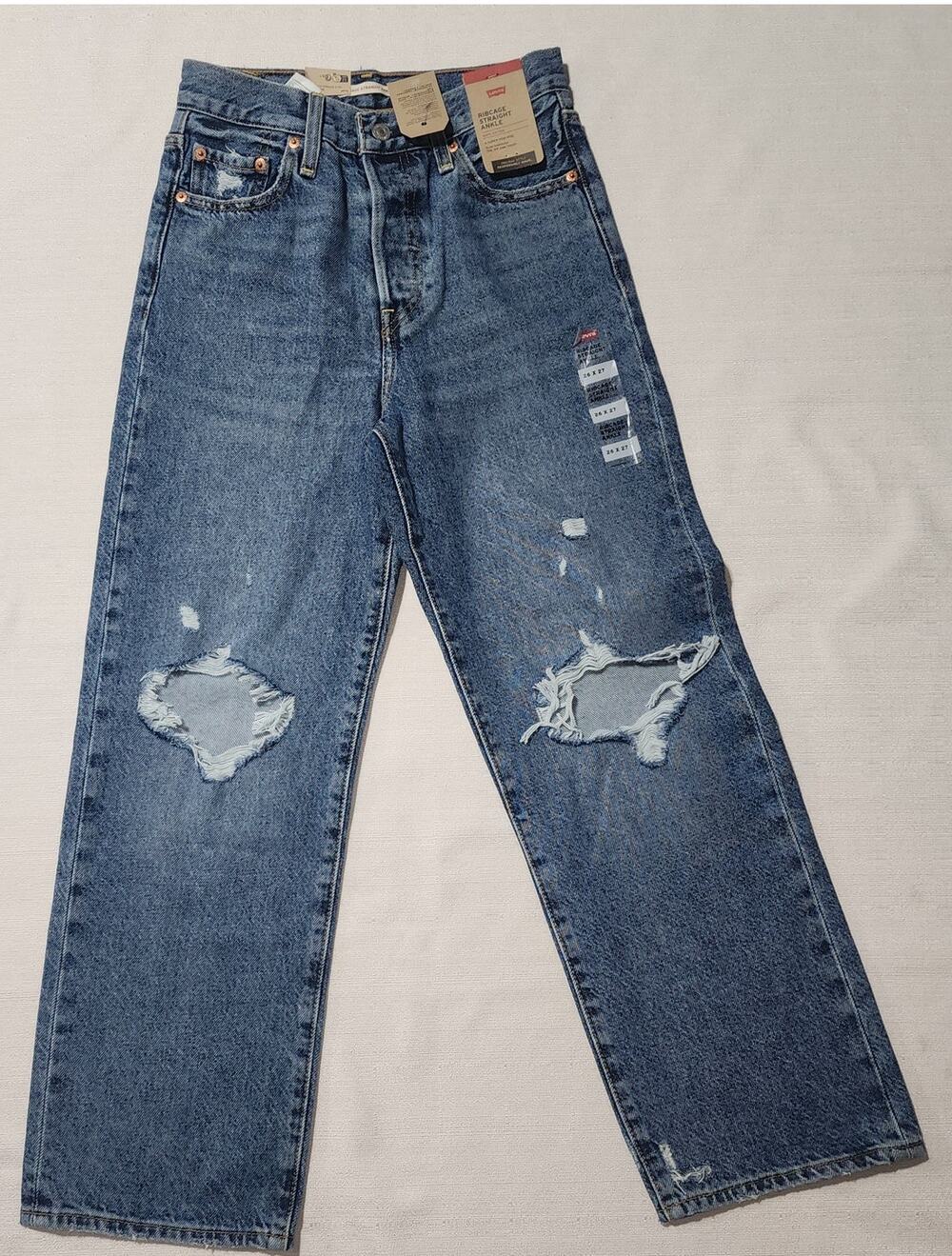 Levi's ribcage straight ankle women size W26xL27-button fly